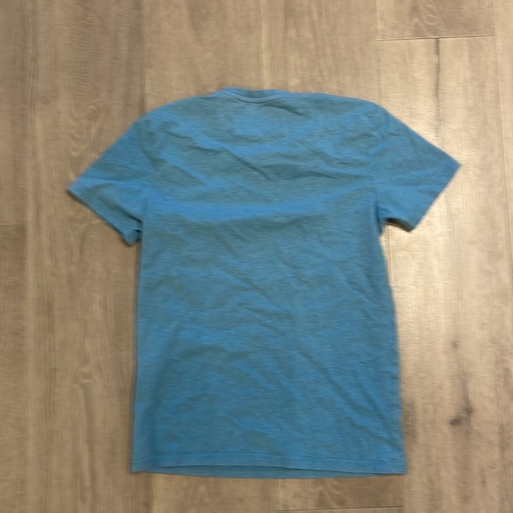 Men’s Lyle and Scott tshirt - blue / size small - Picture 2 of 3